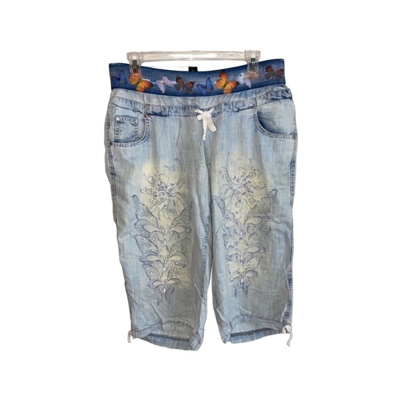 𝅺SEXY Washed Off Cropped Jeans with Rhinestone Detail - Picture 1 of 11